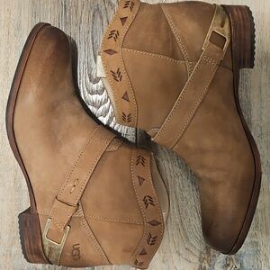 UGG Australia Austin Western Ankle Boots